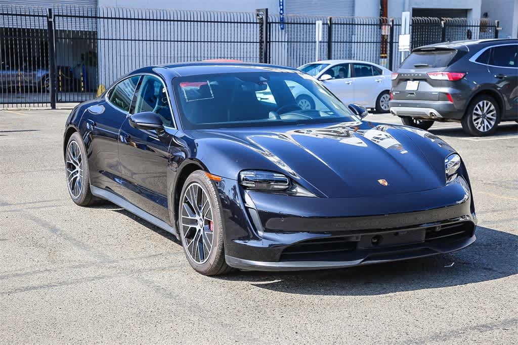 2022 Porsche Taycan 4S photo 3