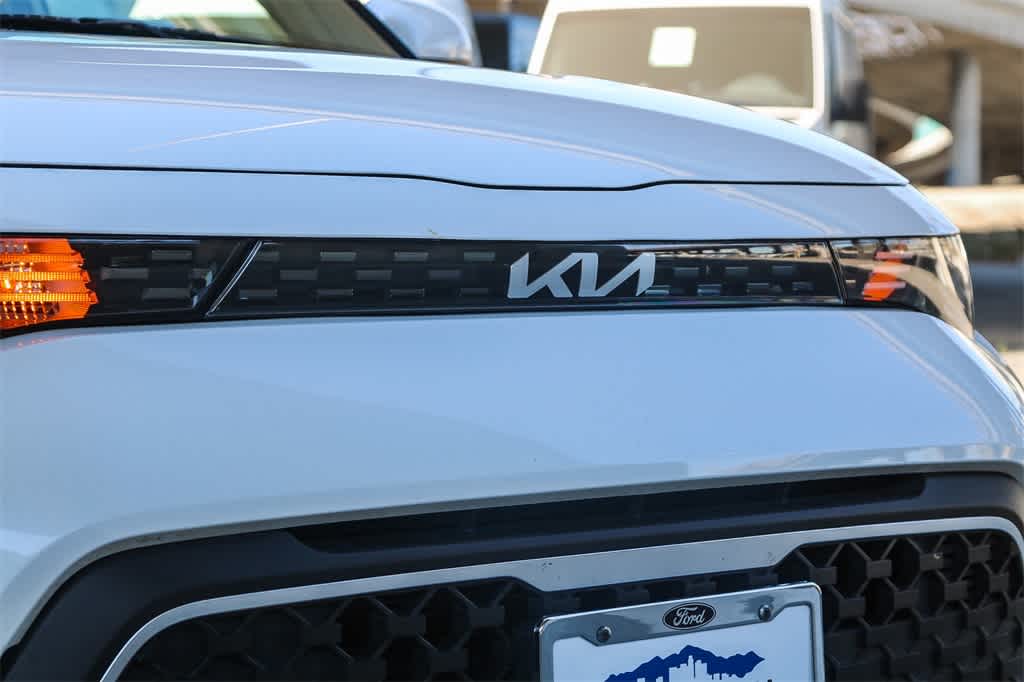 2023 Kia Soul LX 5