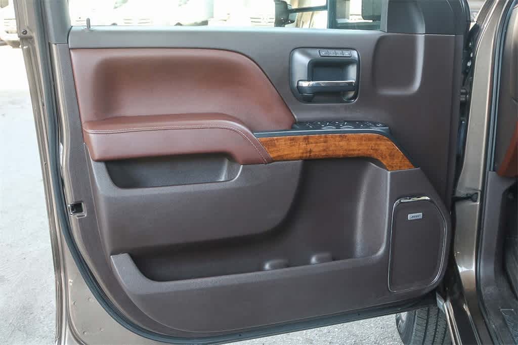 Thumbnail: 2015 Chevrolet Silverado 3500 - 24