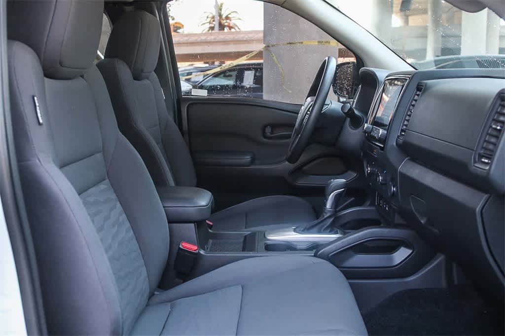 Thumbnail: 2023 Nissan Frontier - 15