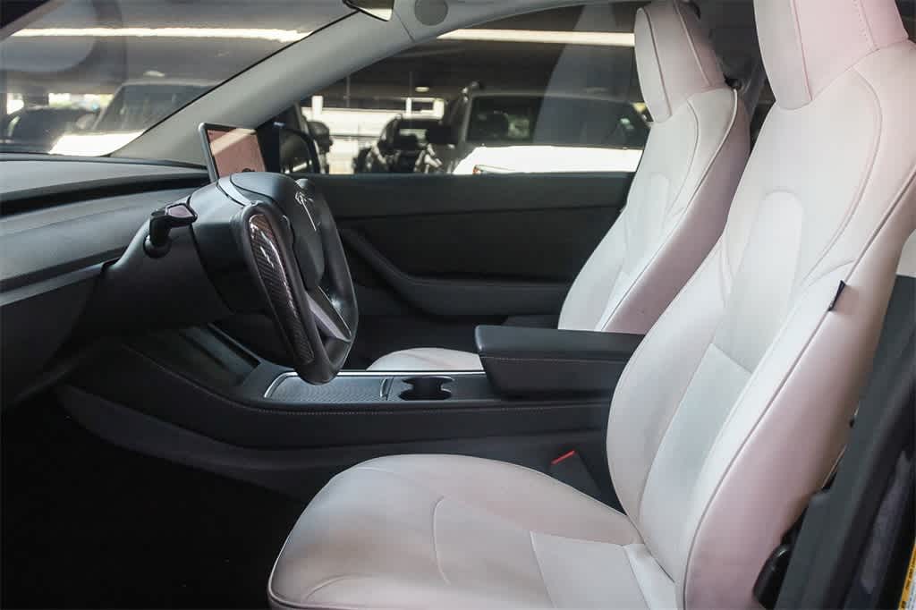 Thumbnail: 2022 Tesla Model Y - 15