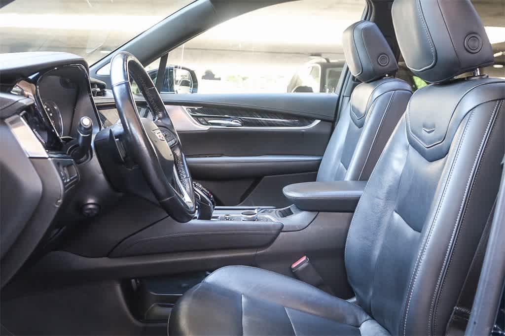Thumbnail: 2022 Cadillac XT6 - 18