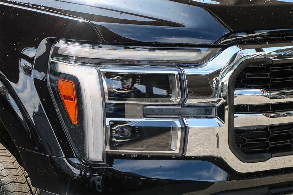 2025 Ford F-150 Lariat photo 4