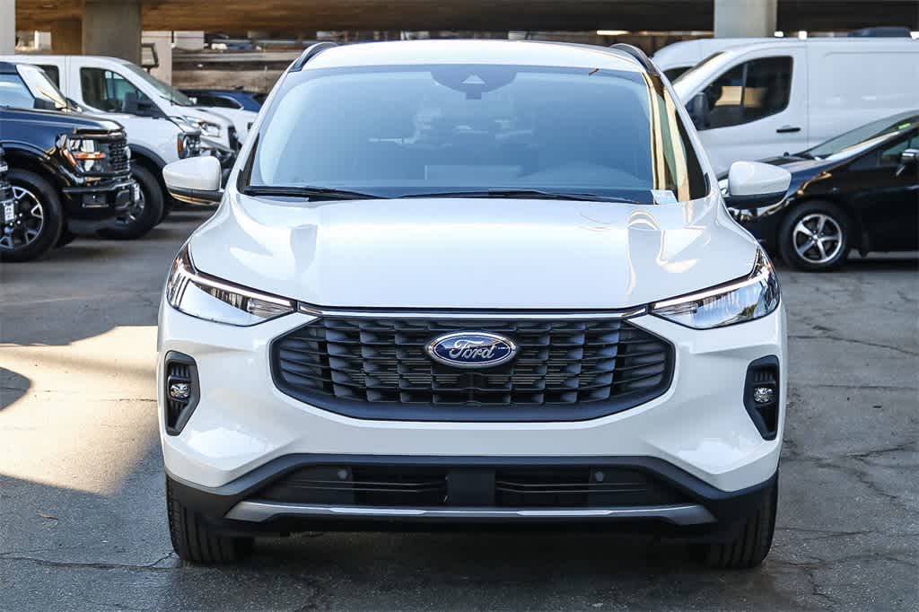 2025 Ford Escape photo 2