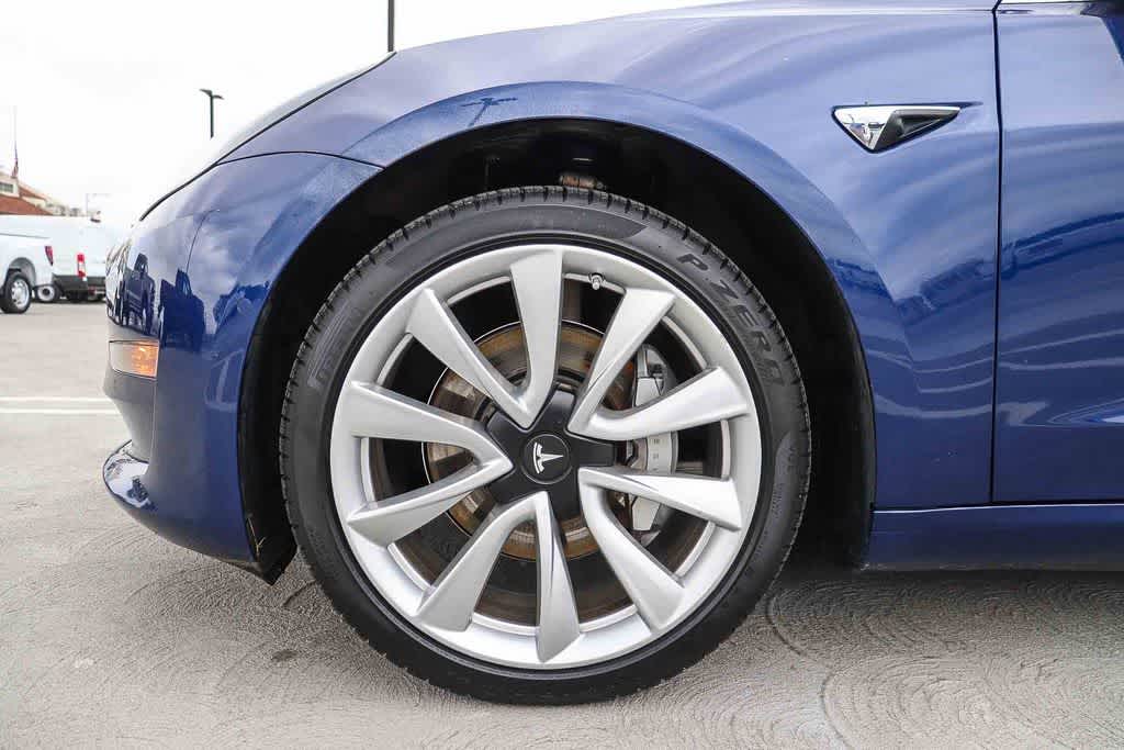 Thumbnail: 2018 Tesla Model 3 - 11