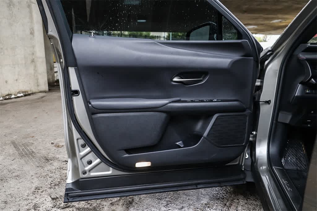 Thumbnail: 2019 Lexus UX - 21