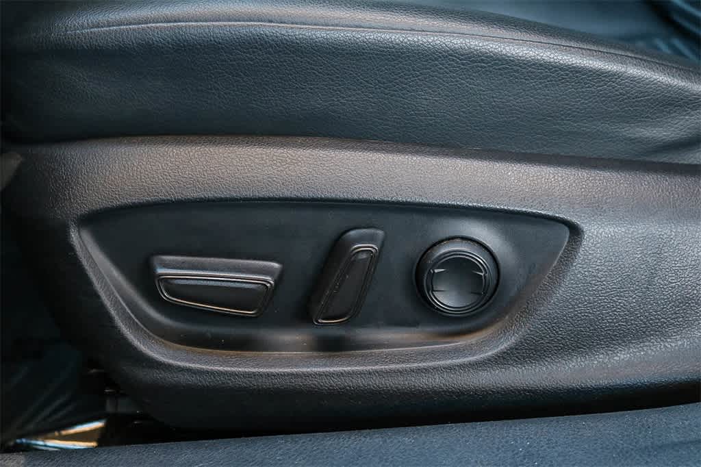 Thumbnail: 2022 Toyota Camry - 21