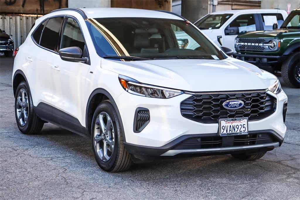 Thumbnail: 2025 Ford Escape - 3