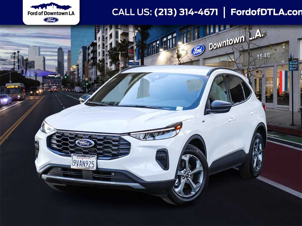 2025 Ford Escape ST-Line's photo