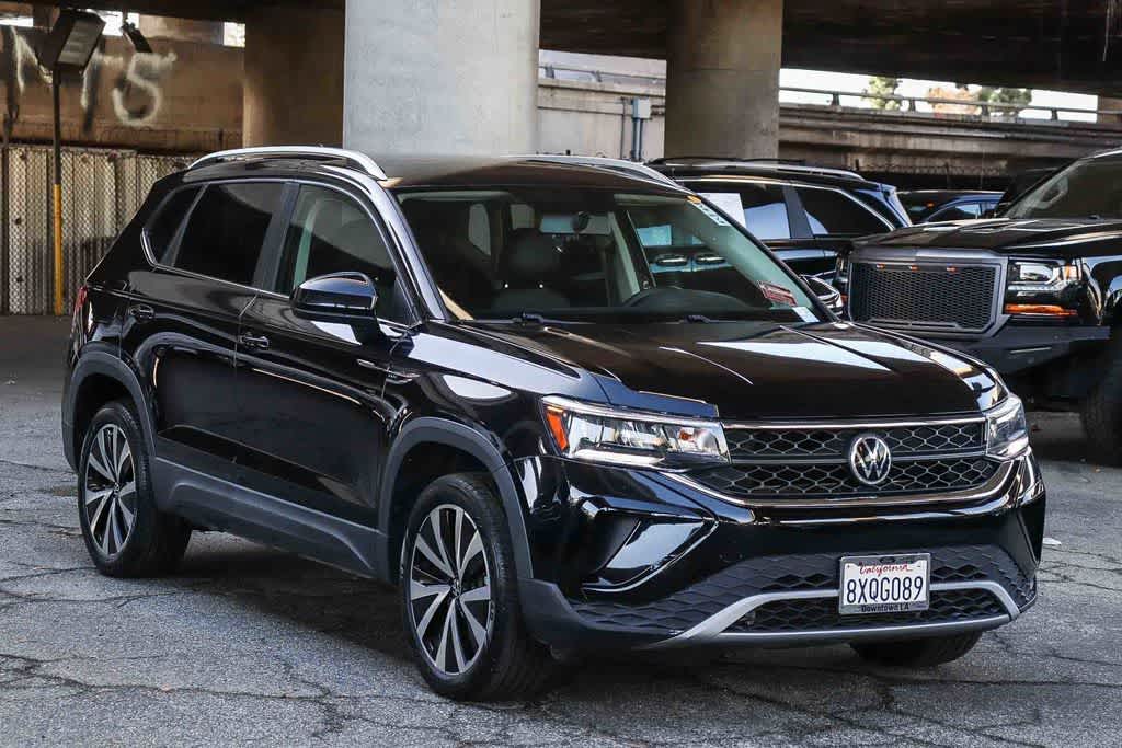 Thumbnail: 2022 Volkswagen Taos - 4