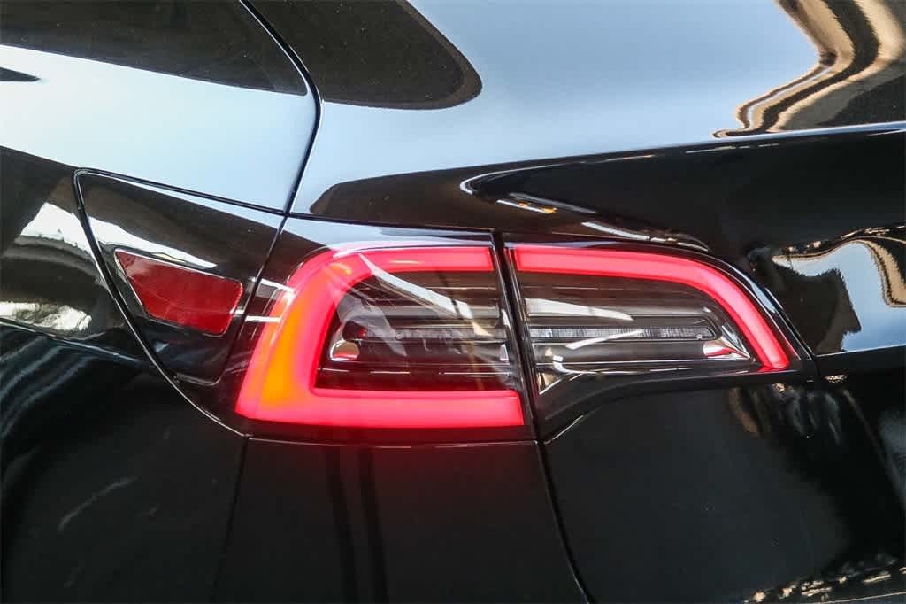 Thumbnail: 2018 Tesla Model 3 - 9