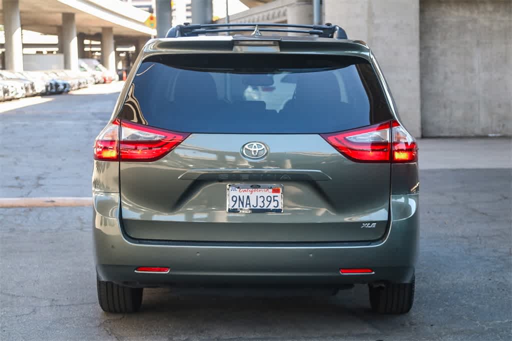 Thumbnail: 2020 Toyota Sienna - 7