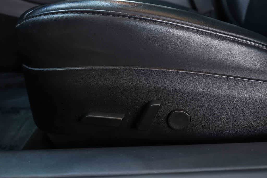 Thumbnail: 2018 Tesla Model 3 - 21