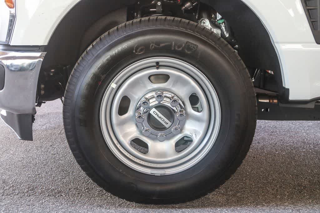 Thumbnail: 2025 Ford F-350 - 14