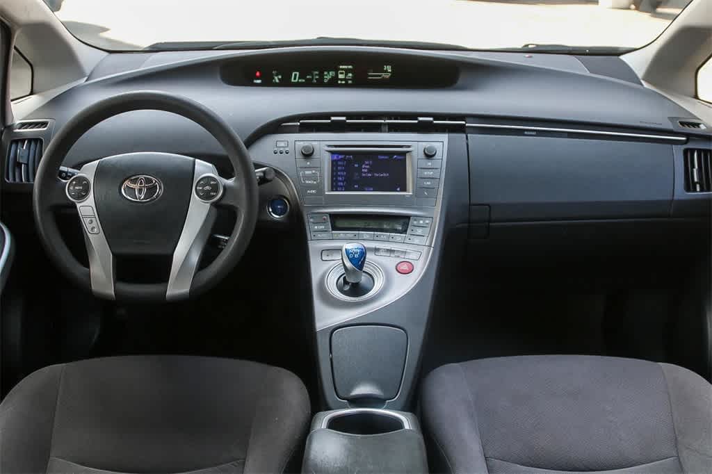 Thumbnail: 2015 Toyota Prius - 12