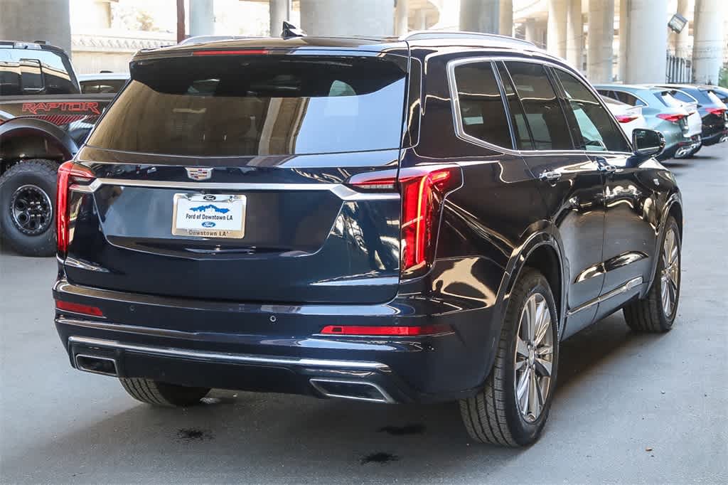 Thumbnail: 2022 Cadillac XT6 - 6