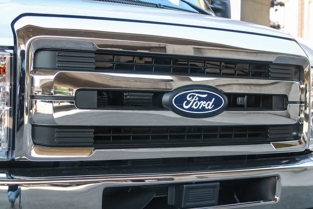2026 Ford E-Series Cutaway Base - Photo 6