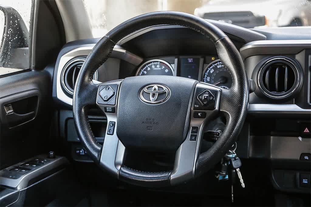 Thumbnail: 2019 Toyota Tacoma - 14