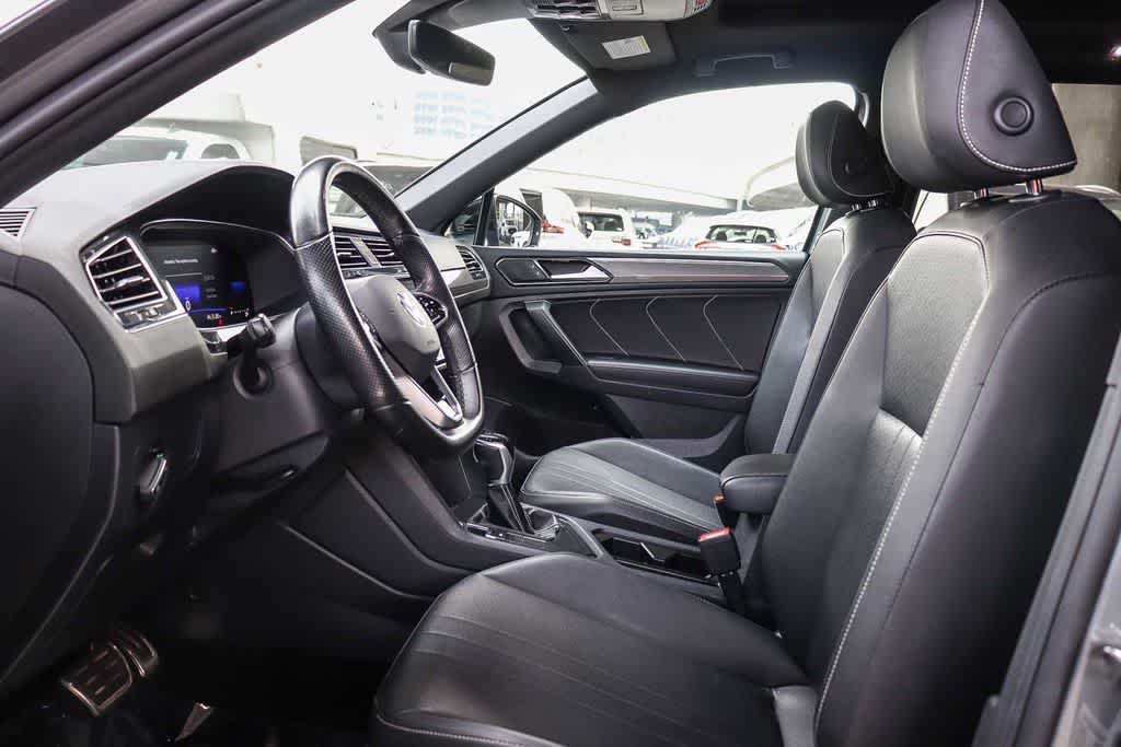 Thumbnail: 2023 Volkswagen Tiguan - 18