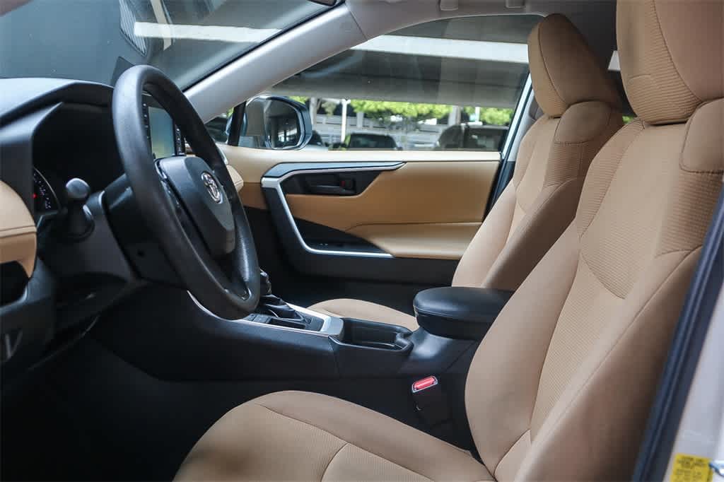 2021 Toyota RAV4 LE 17