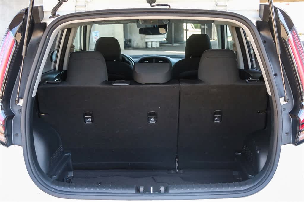 2023 Kia Soul LX 25
