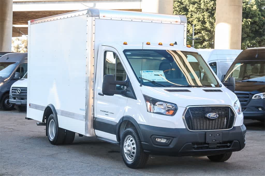 2024 Ford Transit photo 3