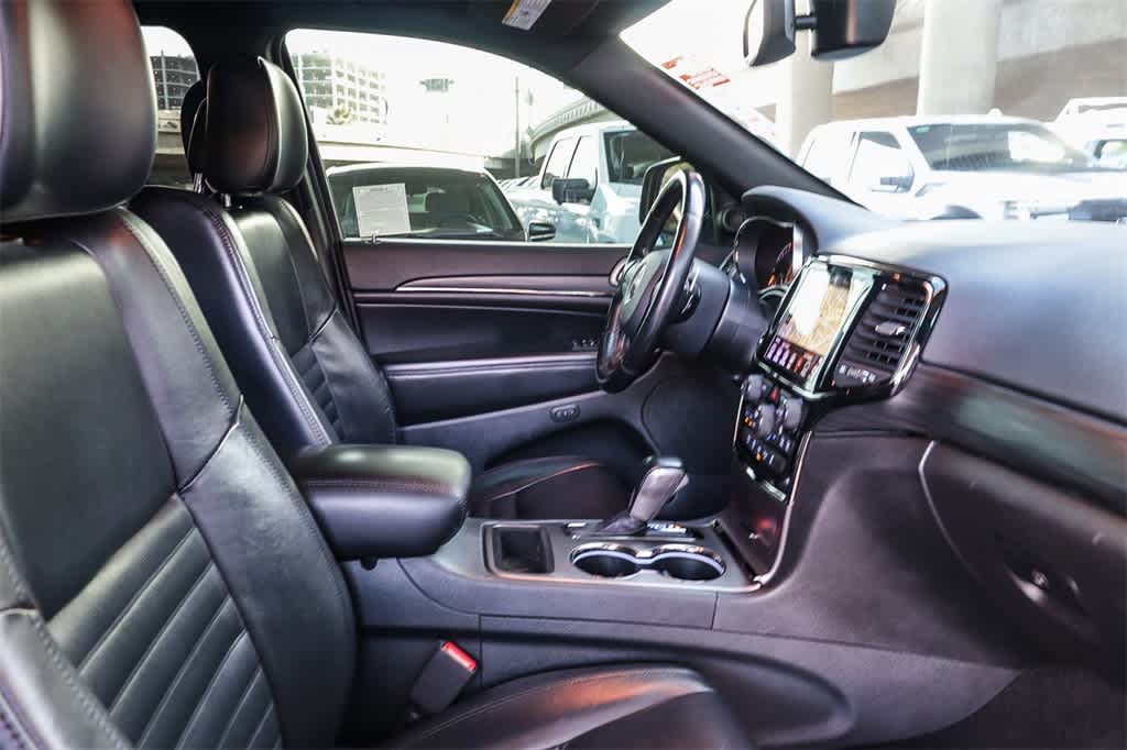 Thumbnail: 2020 Jeep Grand Cherokee - 16