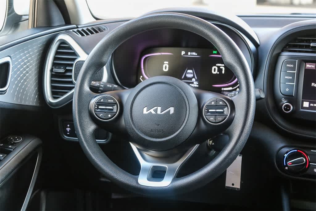 2023 Kia Soul LX 15