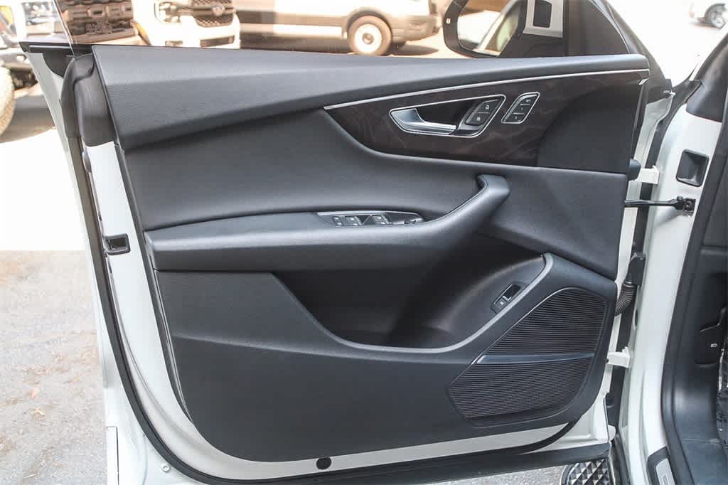 Thumbnail: 2019 Audi Q8 - 22