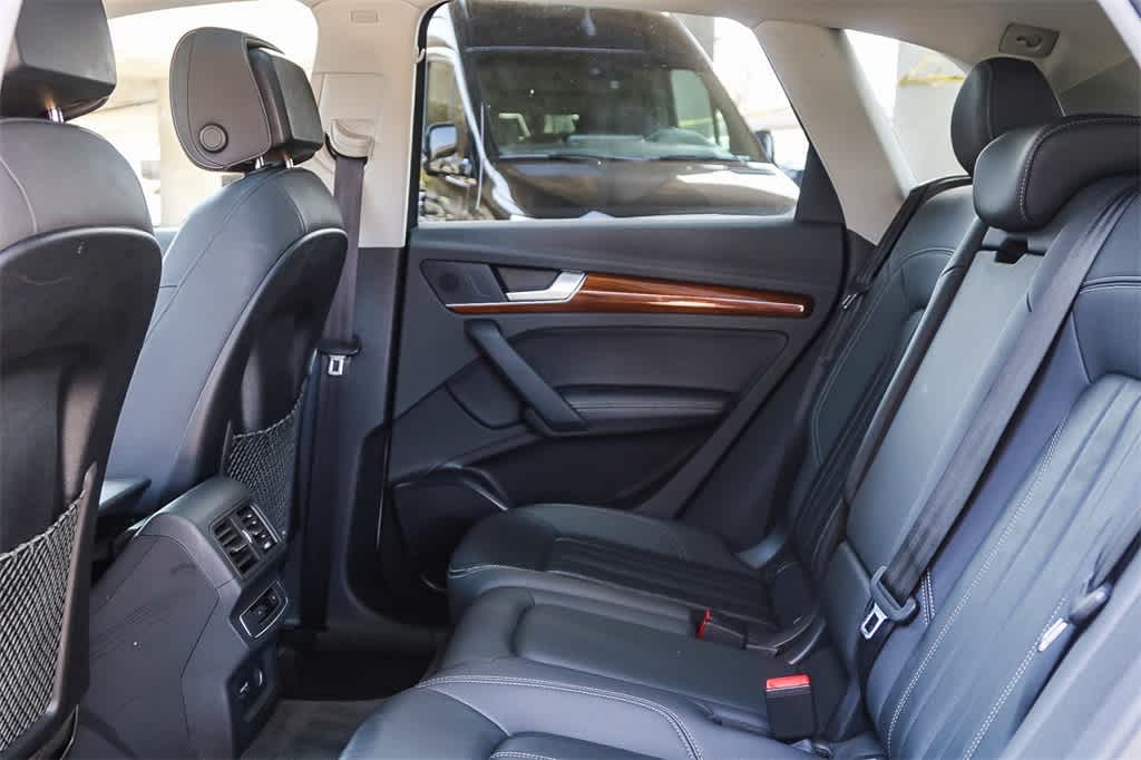 2022 Audi Q5 e Premium Plus 20