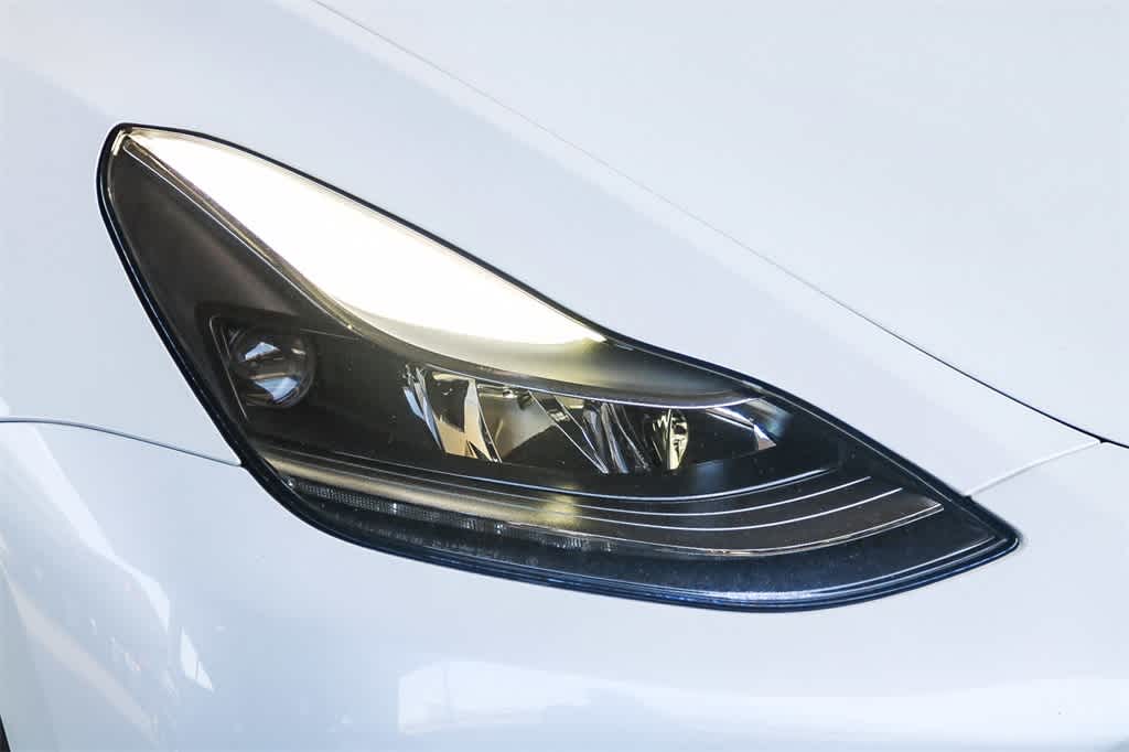 Thumbnail: 2022 Tesla Model Y - 4