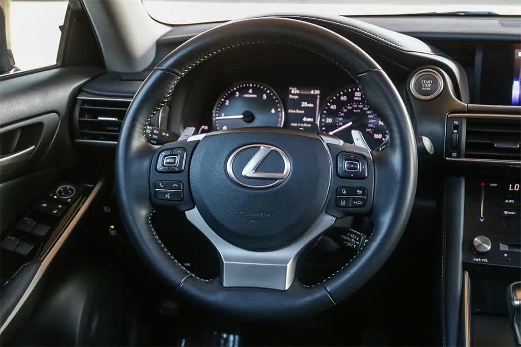 Thumbnail: 2018 Lexus IS - 16