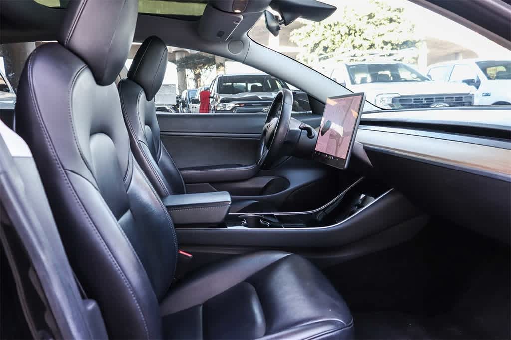 Thumbnail: 2018 Tesla Model 3 - 17