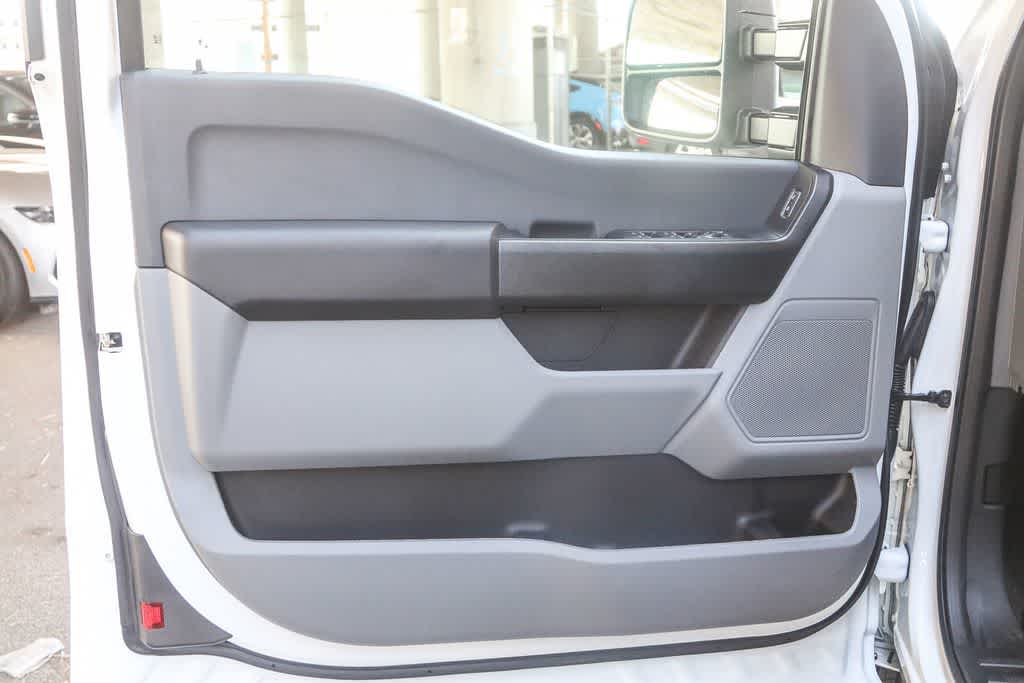 Thumbnail: 2025 Ford F-350 - 29