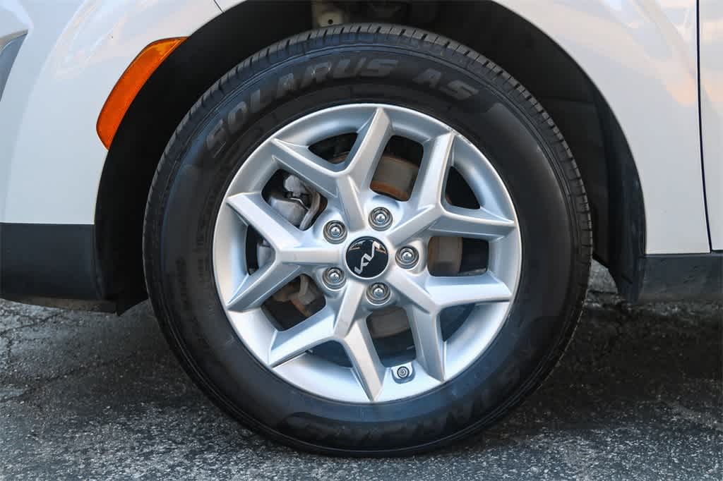 2023 Kia Soul LX 11