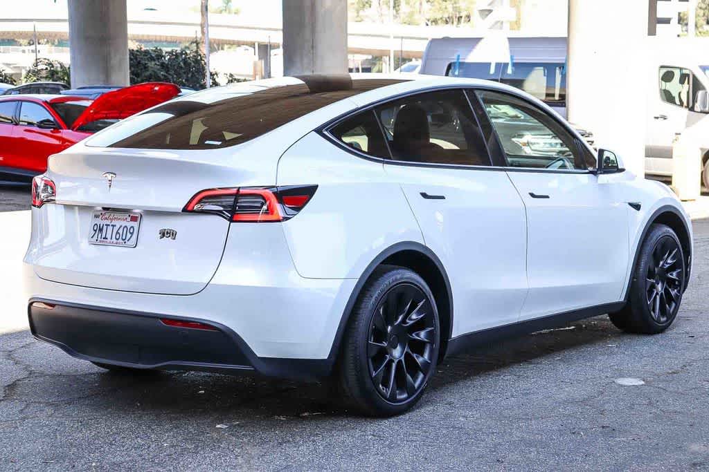 Thumbnail: 2024 Tesla Model Y - 4