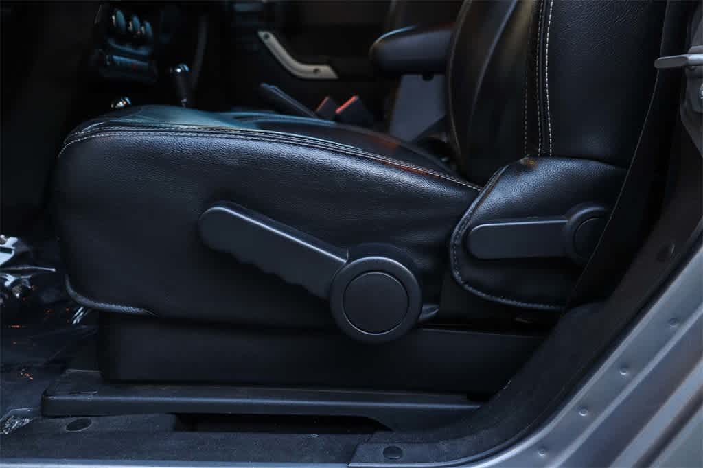 Thumbnail: 2016 Jeep Wrangler - 22