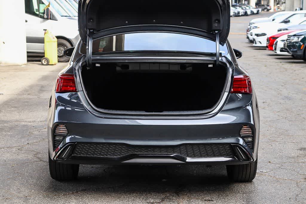 Thumbnail: 2023 Kia Forte - 29