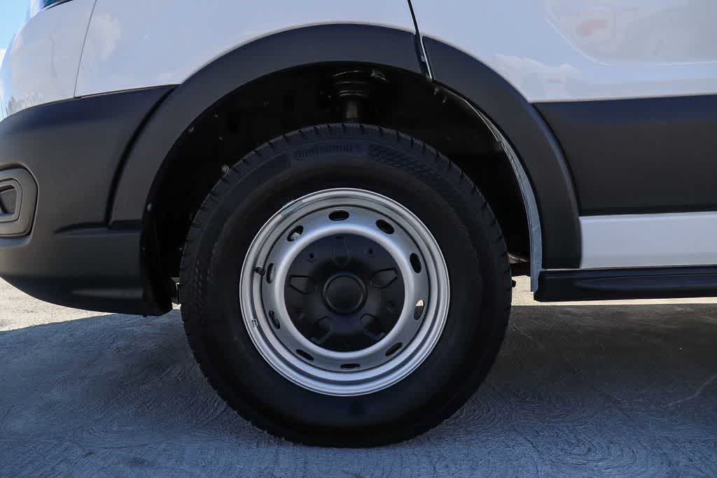 Thumbnail: 2023 Ford Econoline - 13