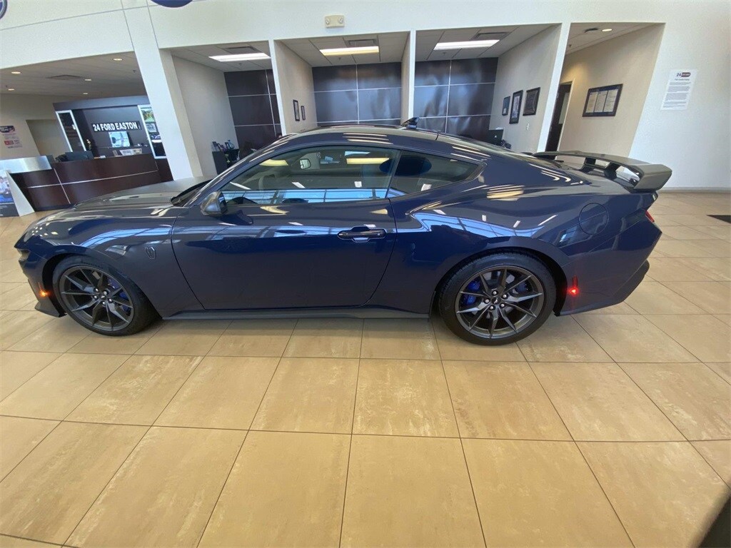 2024 Ford Mustang Dark Horse photo 4