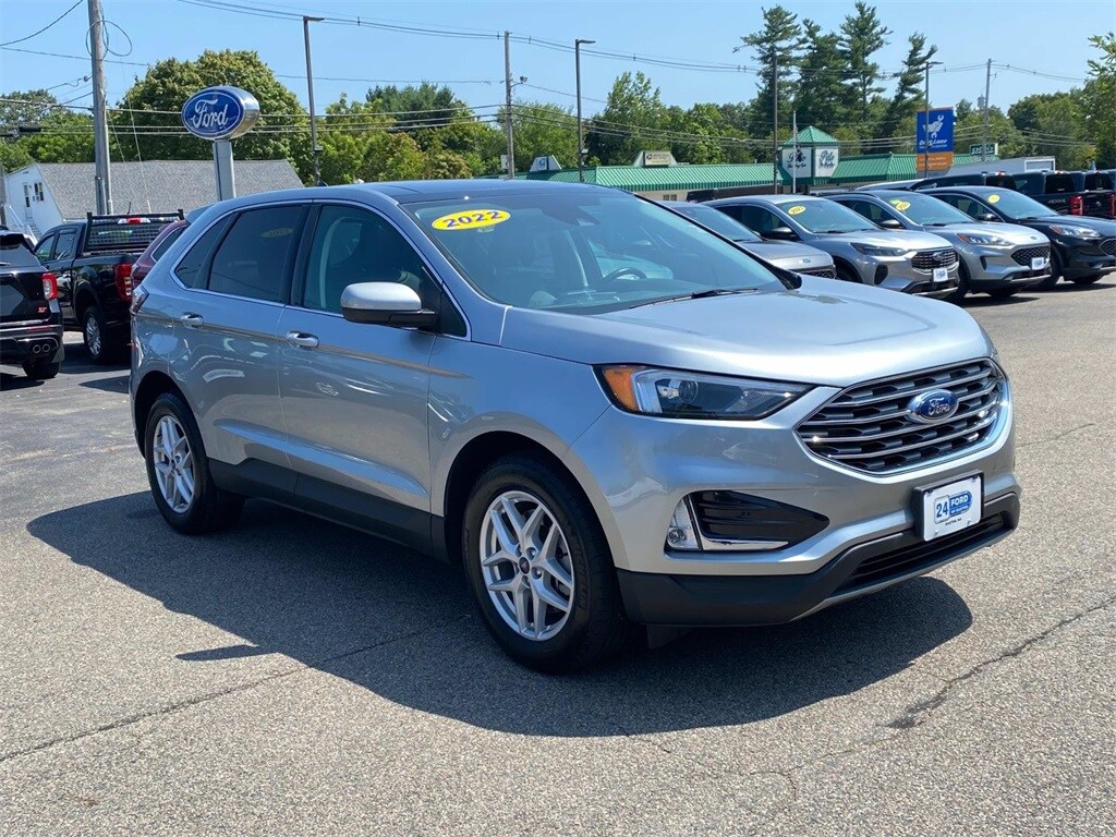 2022 Ford Edge SEL photo 3