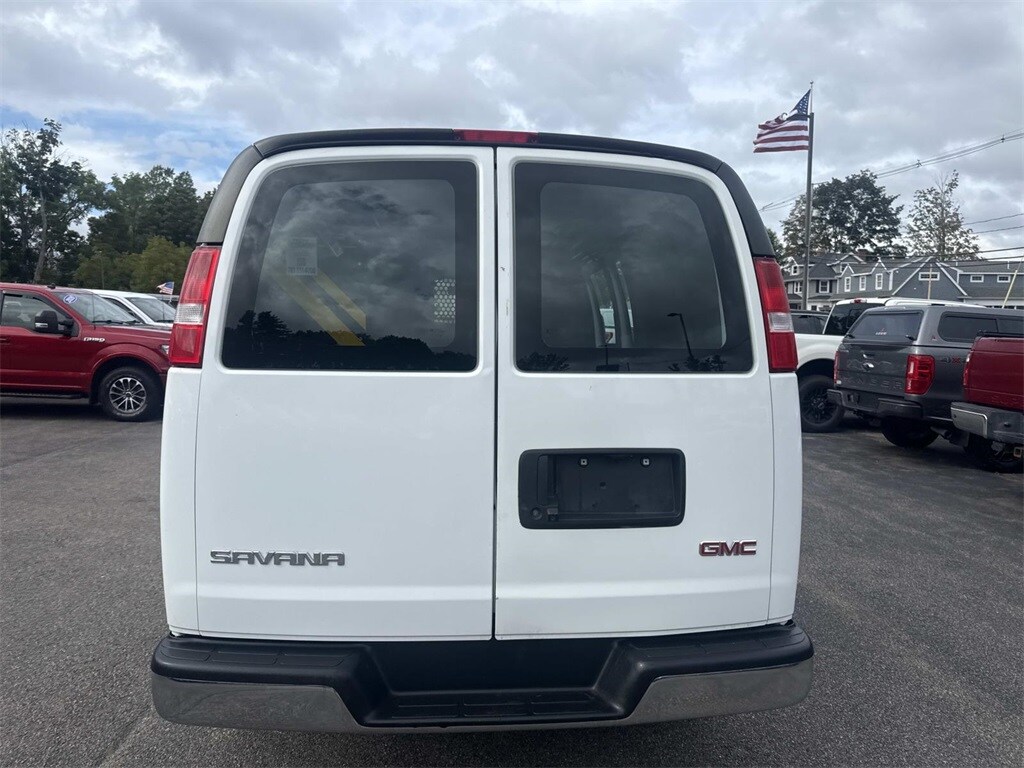 2022 Gmc Savana Cargo photo 3