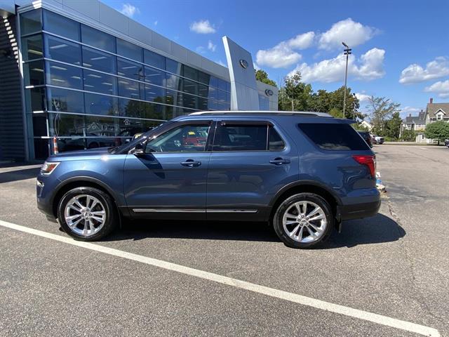 2018 Ford Explorer XLT photo 3