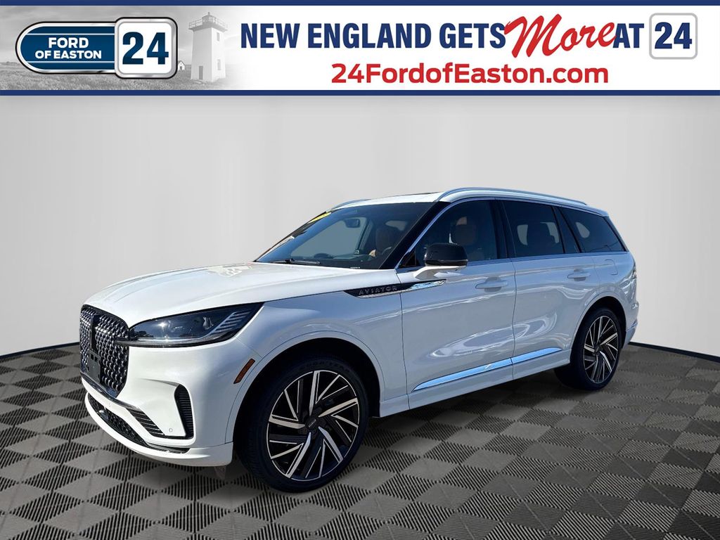 2025 Lincoln Aviator Black Label AWD's photo