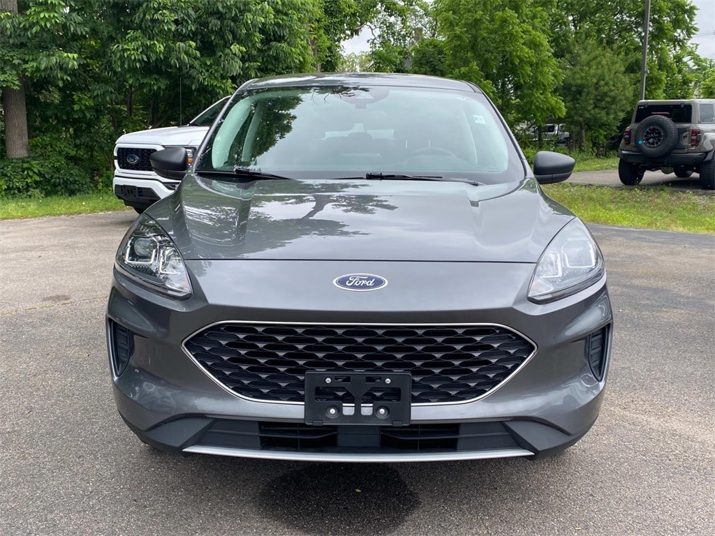 Used 2022 Ford Escape SE with VIN 1FMCU9G69NUA58362 for sale in South Easton, MA