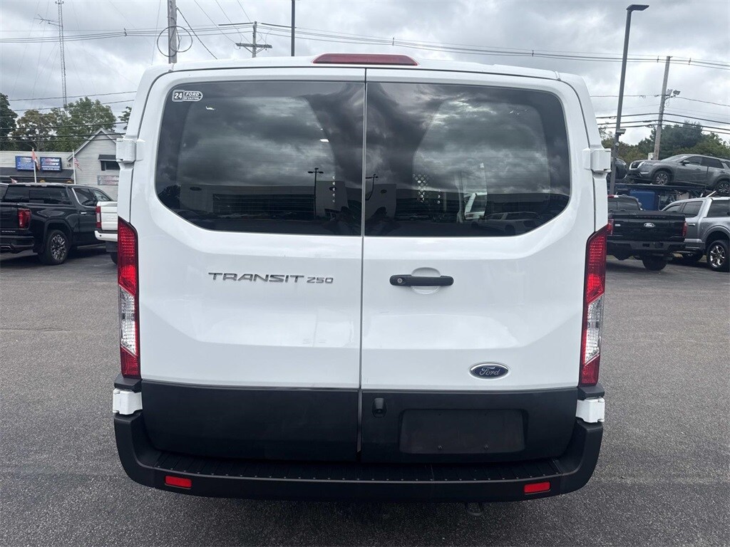 2024 Ford Transit Cargo Van photo 3