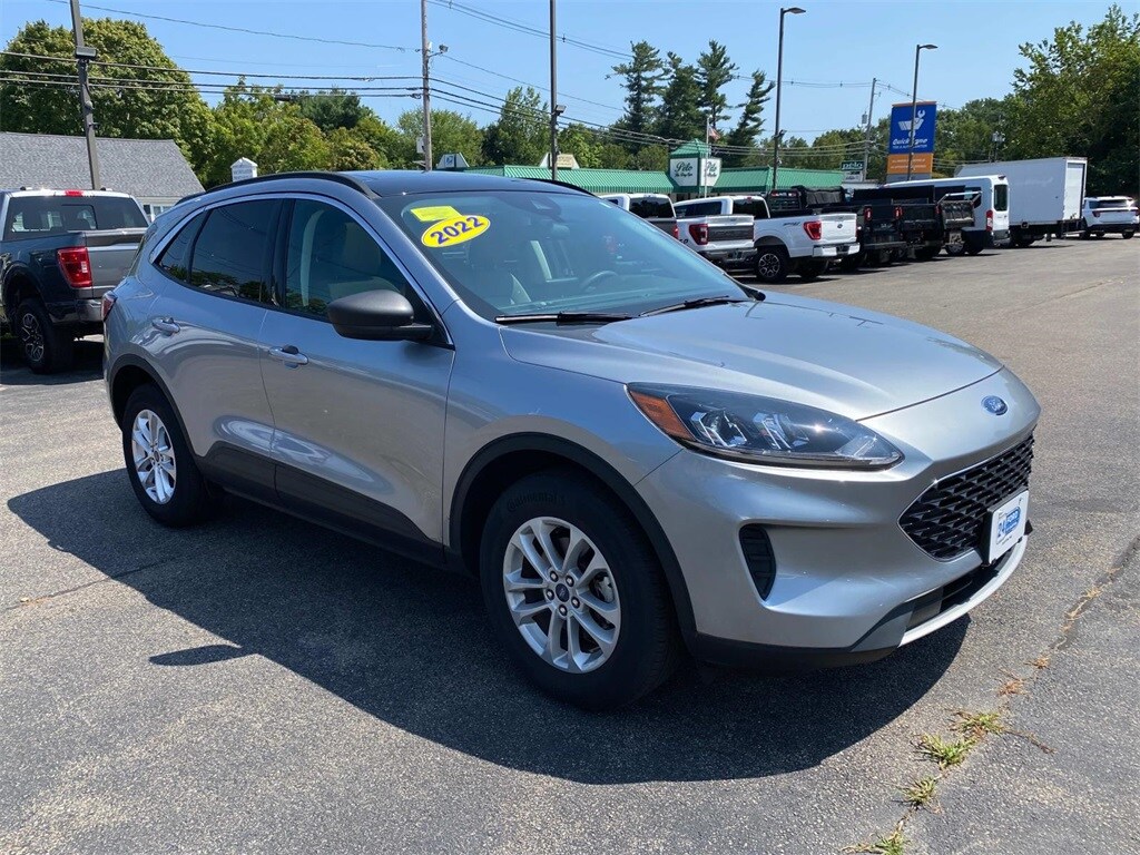 2022 Ford Escape SE photo 3