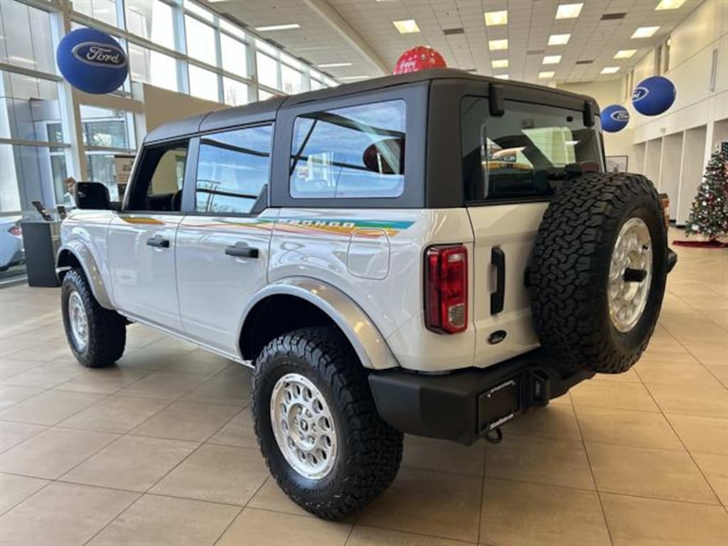 New 2025 Ford Bronco Base SUV