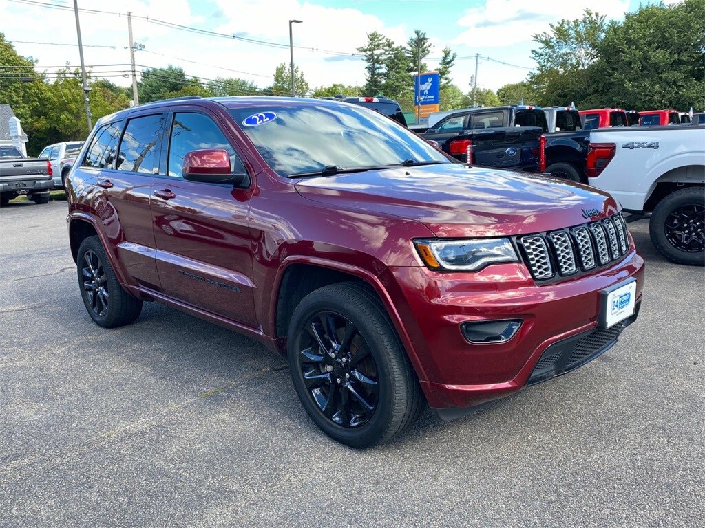 2022 Jeep Grand Cherokee Laredo X photo 3