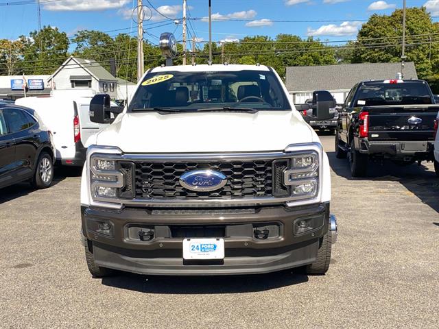 2025 Ford F-450 King Ranch photo 2